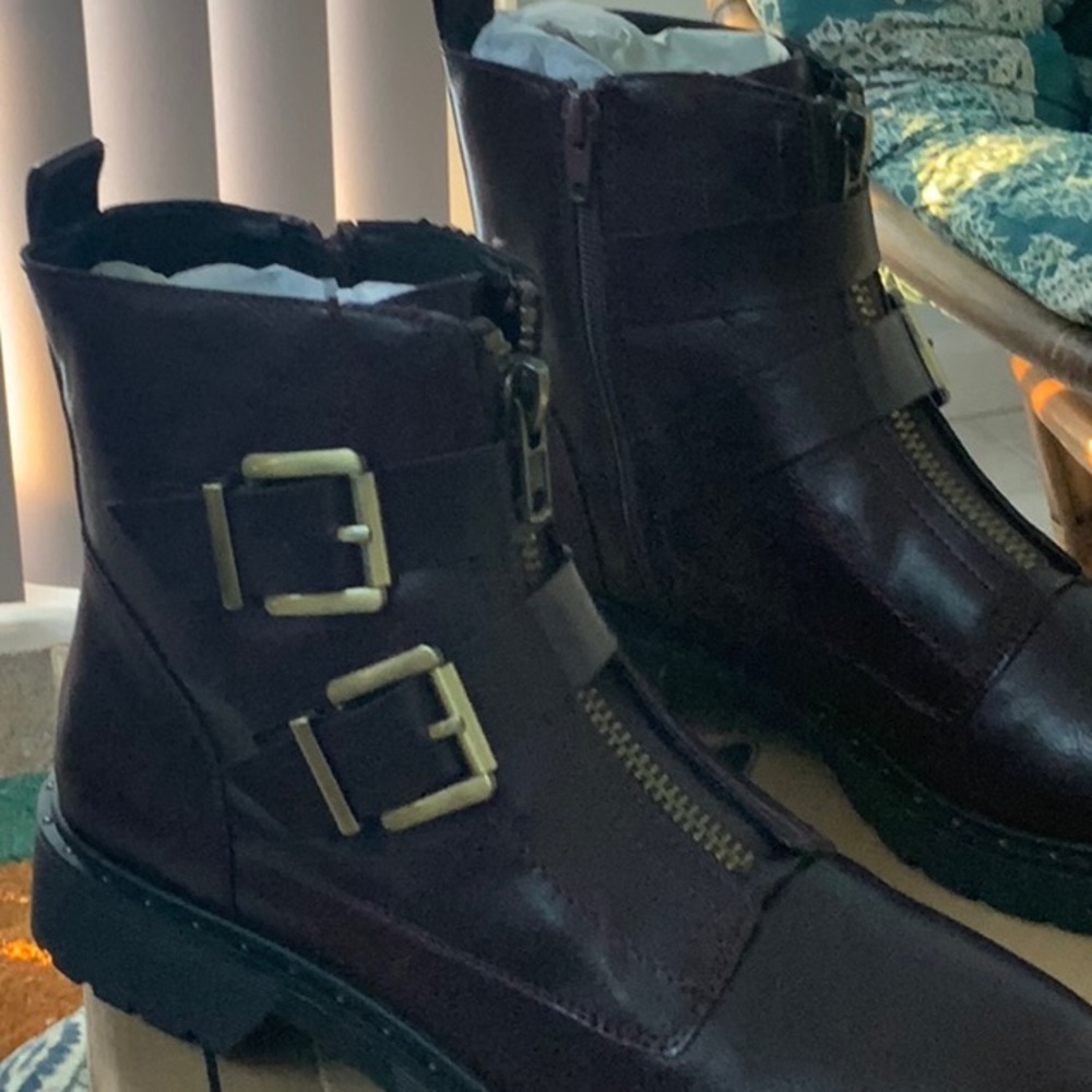 Boots - Picture 3 of 4